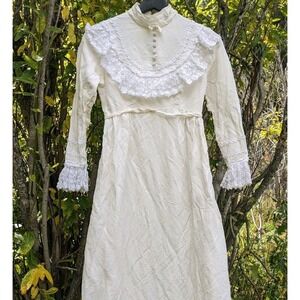 Vintage 60s 70s Victorian Bridal Gown Crochet Lace Bib Wedding Dress Petite XS